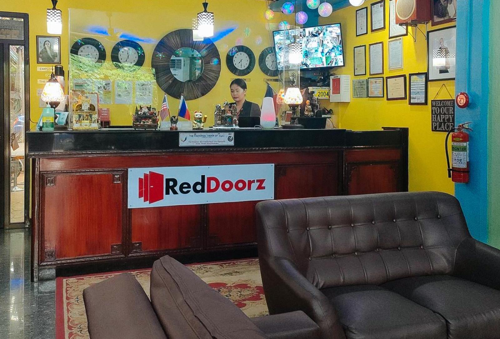 Reddoorz At New Casamila Hotel Palawan Puerto Princesa Exterior foto